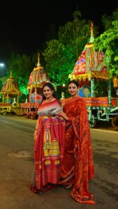 Archita Sahu Instagram - We are celebrating Rathayatra with the handloom of Odisha with pride !!!
Rathayatra special saree by @iktaara_by_anindita 
ଆପଣମାନଙ୍କର ଭଜନ କିମ୍ବା ଫଟୋ ସହିତ ukମତେ ଟ୍ୟାଗ୍ କରି #morathyatra2023 ସହିତ ପୋଷ୍ଟ୍ କରିବା ପାଇଁ ଭୁଲିବେ ନାହିଁ ।
#jayjagannath #rathyatra
#magnumopusodishaweaves
#iktaaraodiyavarnamalasaree
#MyHandloomMyPride #vocalforlocal #wearhandloom #handloomsaree  #archita #sabyarchita #odishaweaves #odishahandloom #sareestyling #fashionstyling #archita #sareefashion #sareelove #sareeinfluencer #handloominfluencers #odishaloom #sambalpuri #pattasaree #sareeindia