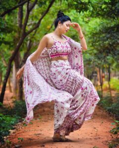 Archita Sahu Instagram - Beauty gets the attention but personality captures the heart❤️
👗 @evolveamultidesignerstore 
📸 @bikash.sahoo.5477 

#architaholics #archita #architasahu #ootd #architathoughts #architaquotes #quotes