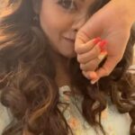 Archita Sahu Instagram - When it’s Friday night ! But I am stuck in shoot. #makeuproomscenes #fridaynight #fridayfever