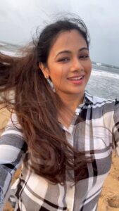 Archita Sahu Instagram - Back on demand ! My famous chakri reel at the famous Golden beach Puri 😀😂 #archita #architaholics