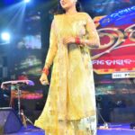 Archita Sahu Instagram - Bhubaneswar !!! Had never imagined Raja could be this grand here at Nayapalli and Nuagaon !!! Grateful for the love we got at both the places ! My outfit designed by @sabyasachi_satpathy @keembdanti #bhubaneswar #templecity #raja