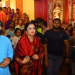 Archita Sahu Instagram - ଭିଡରେ ମେଢ ବୁଲିବାର ମଜା | @sabyasachi_actor #durgapuja #puja2023 #dussehra #maadurga #pujapandal #pandalhoping #metadurgapujasquad #durgapuja2023