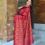 Archita Sahu Instagram - ପାର୍ବଣର ଆରମ୍ଭରେ ଆପଣଙ୍କୁ ଶୁଭେଚ୍ଛା | କାଲିଠୁ ବୁଲିବା ମେଢ଼ | No festival is complete without our own handloom @iktaara_by_anindita 📸 @bikash.sahoo.5477 #magnumopusodishaweaves #iktaaraodiyavarnamalasaree #MyHandloomMyPride #vocalforlocal #wearhandloom #handloomsaree #archita #sabyarchita #odishaweaves #odishahandloom #sareestyling #fashionstyling #archita #sareefashion #sareelove #photography #sareephotography #sareecollection #odishaloom #pattasaree #sareeindia
