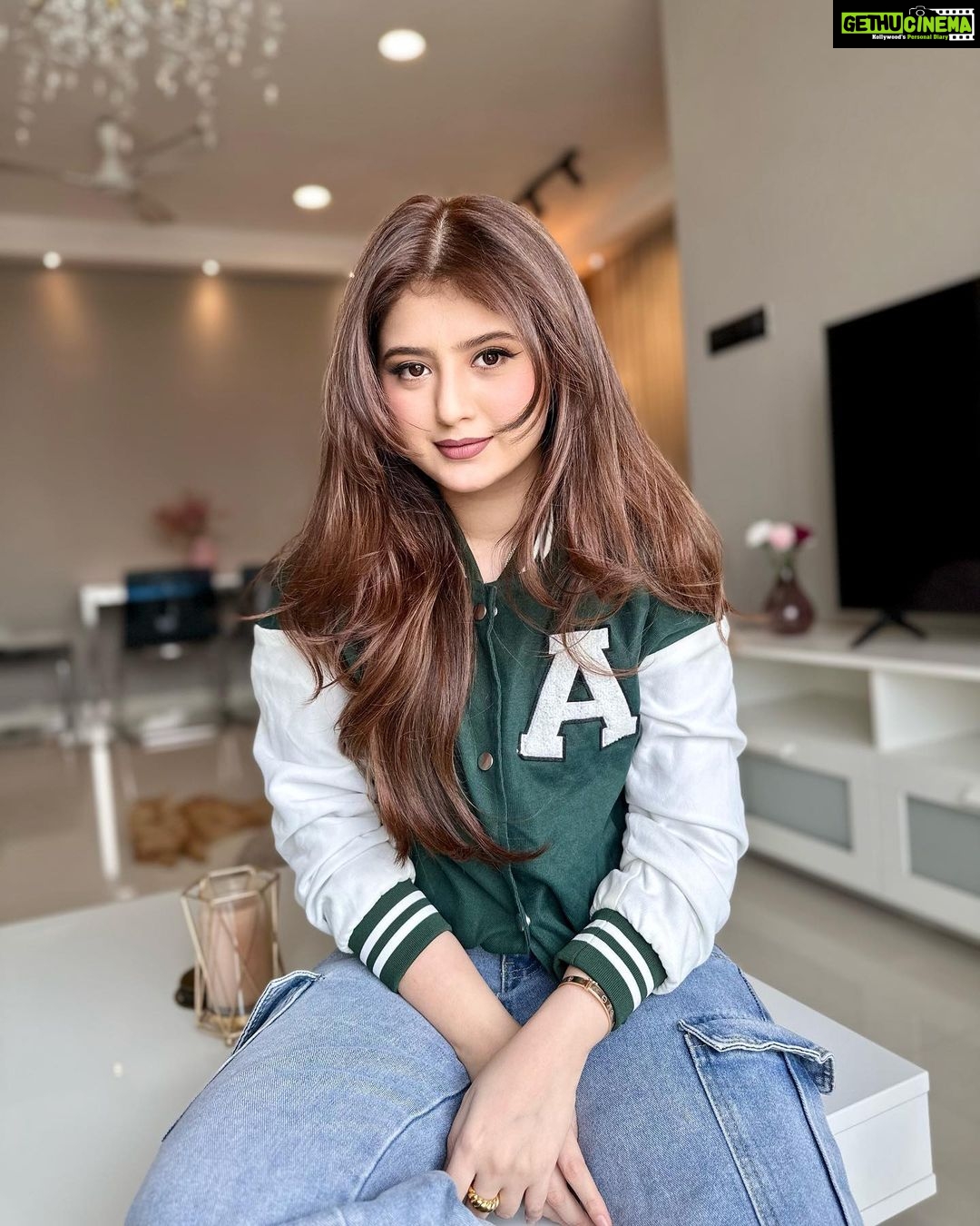 Arishfa Khan Instagram - Attachedment: 05 images 🎞️🤍