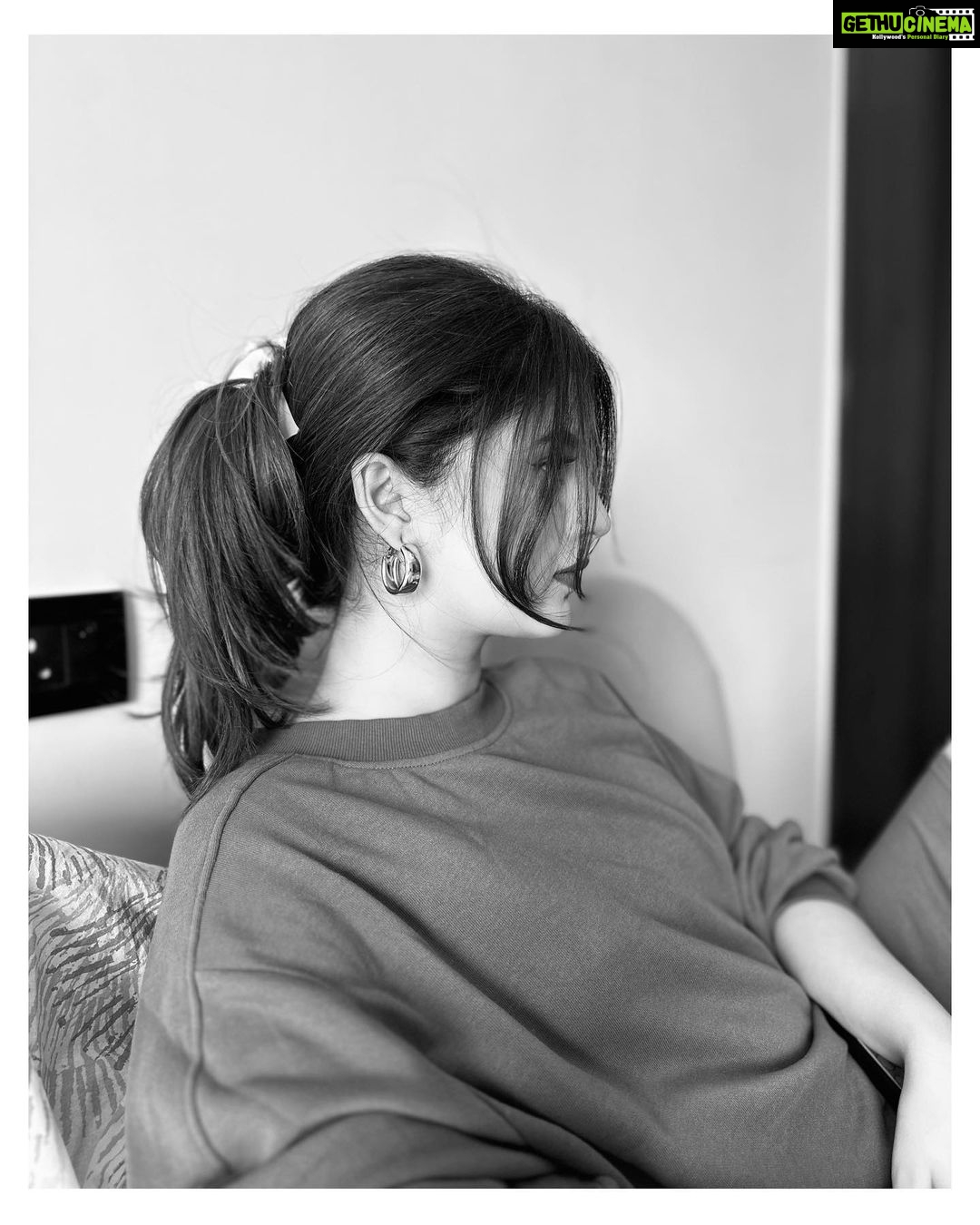 Arishfa Khan Instagram - You should see me in a crown🖤