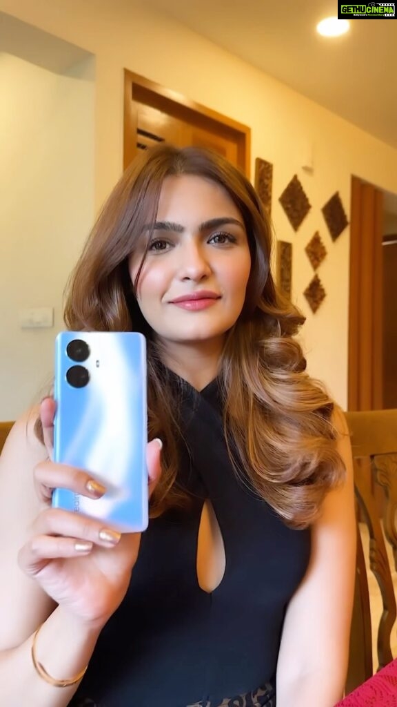 Arthi Venkatesh Instagram - Make the curves of your life challengingly beautiful with #realme10ProSeries5G. Share your #CurveInLife moments with me and let’s together move ahead to a new vision With the #realme10ProPlus5G and its revolutionary 120Hz curved display, you can take your vision for success to the next level! @flipkart @realmeindia #curveddisplaynewvision