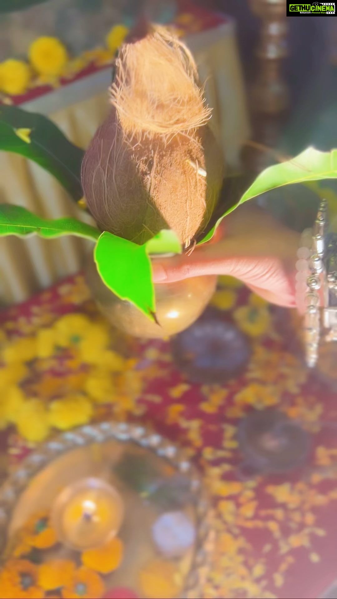 Arti Singh Instagram - JAI MATA DI .. May matarani bless all of you ❤️ happy Navratri ❤️