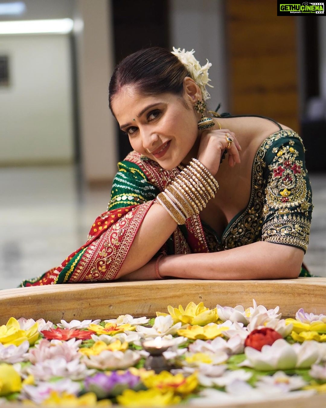 Arti Singh Instagram - Respectfully, you can never be with me Disrespectfully , I would never want to be you 💕🧿 there is no competition Clicked by @rohan_production Wearing @subarana.devendran @officialsdcouture