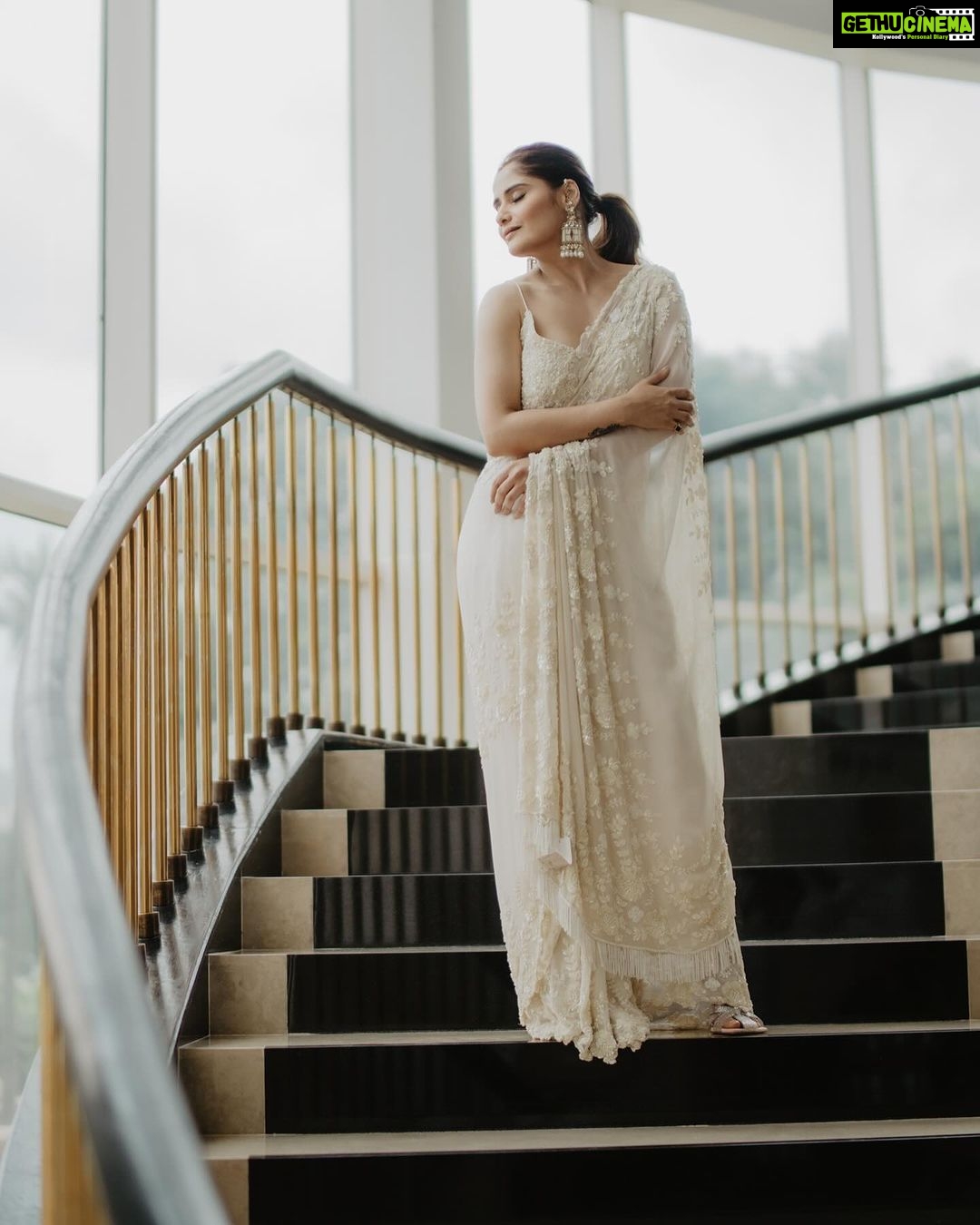 Arti Singh Instagram - Woh Noor Jo Dekha Chehre Ka Hui Raushan Meri Nigahein Bhi ❤️ Replay mode on @ap.dhillxn 😍 Shoot concept & creative Direction: @thebridesofindia @mansidhanak Makeup products: @Nourrbymallikabhat Hair by: @themadhurinakhale Makeup by: @mallika_bhat Location: @westinmumbaipowai Production @mansidhanak @vinavb @mehtaakshit @revurgeofficial Outfit: @premyabymanishii Jewellery: @rimayuO7 Photography @soham_088 On set styling: @stylebysugandhasood @micu_28_ #TheBridesofindia ✨🧿