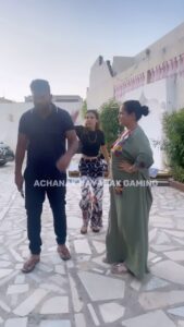 Arun Mashettey Instagram - Sali adhi Ghar wali 😂 @mashettey.malak 
.
.
.
.
.
.

#Arun #Hyderabadi #Funnyvideos #reelsinstagram #reels  #memes4ever #memedailys  #funnymemes #Hyderabad #Arunbhai #Arunbhaibolthe #Achanakbayanakgaming #achanakbayanak #Hyderabadicomedy 
#funnymoments  #savagereplies #viralpost #explorememepage  #reelsdaily #funny #couple #bhabhi #Arunbhaibolthe #viral #trending #couplefunny #omegle #kannada #karnataka #explore