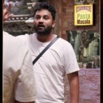 Arun Mashettey Instagram - Angrez chale gaye, mere dost ko chod gaye. 🤓 Dekhiye #BiggBoss17, Mon-Fri 10PM & Sat-Sun 9PM sirf #Colors aur @officialjiocinema par. #BB17 #BiggBoss @Beingsalmankhan @tehelkaprank @navid_sole @achanakbayanakgamingofficial