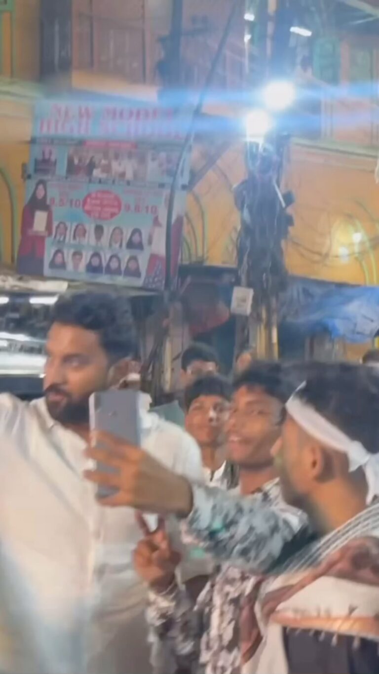 Arun Mashettey Instagram - Happy Milad un Nabi everyone | Hindu Muslim Bhai Bhai ❤️ Jai Shree ram | Allah Hu akbar . . . . . . . . . #Arun #Hyderabadi #Funnyvideos #reelsinstagram #reels #memes4ever #funnymemes #Hyderabad #Arunbhai #Arunbhaibolthe #Achanakbayanakgaming #achanakbayanak #Hyderabadicomedy #funnymoments #savagereplies #viralpost #reelsdaily #funny #couple #bhabhi #Arunbhaibolthe #viral #trending #couplefunny #omegle #kannada #karnataka #bidar #telugu #marathi #reelkarofeelkaro