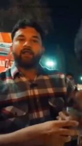 Arun Mashettey Instagram - Kaise Karthe Nahi Maloom 🤨😂
.
.
.
.
.
.
.
.

#Arun #Hyderabadi #Funnyvideos #reelsinstagram #reels  #memes4ever  #funnymemes #Hyderabad #Arunbhai #Arunbhaibolthe #Achanakbayanakgaming #achanakbayanak #Hyderabadicomedy 
#funnymoments  #savagereplies #viralpost  #reelsdaily #funny #couple #bhabhi #Arunbhaibolthe #viral #trending #couplefunny #omegle #kannada #karnataka #bidar #telugu #marathi #reelkarofeelkaro