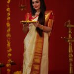 Arya Instagram - NAVRATRI LOOK BOOK .. # 9 AMBE MAA 🔥❤️ MAHANAVAMI Saree @kanchivaram.in styling @sabarinathk_ Draped by @draping_damini MUA & Hair @shoshank_makeup Videography and editing @plan.b.actions @jibinartist Jewelry @goodwillcollectionskerala Art & Decor @silvester_attractte Studio @maxxocreative Videography asst by @dayonphotos #navratrispecial #navratri #navratri2023 #navratrireels #navratrioutfit #festivevibes #fashionreels #dressup #makeup #makeupreels #festivereel #navratricollection #festival #indianfestival #dance #garba #garbanight #aryabadai #fashionista #influencer #cochin #kerala