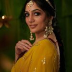 Arya Instagram - 🌼 NAVRATRI 2023 🌼 NAVRATRI LOOK BOOK .. # 1 NAV CHETANA … 🌻 Costume & styling @sabarinathk_ MUA & Hair @shoshank_makeup Videography and editing @plan.b.actions @jibinartist Jewelry @goodwillcollectionskerala Art & Decor @silvester_attractte Studio @maxxocreative Videography asst by @dayonphotos #navratrispecial #navratri #navratri2023 #navratrireels #navratrioutfit #festivevibes #fashionreels #dressup #makeup #makeupreels #festivereel #navratricollection #festival #indianfestival #dance #garba #garbanight #aryabadai #fashionista #influencer #cochin #kerala