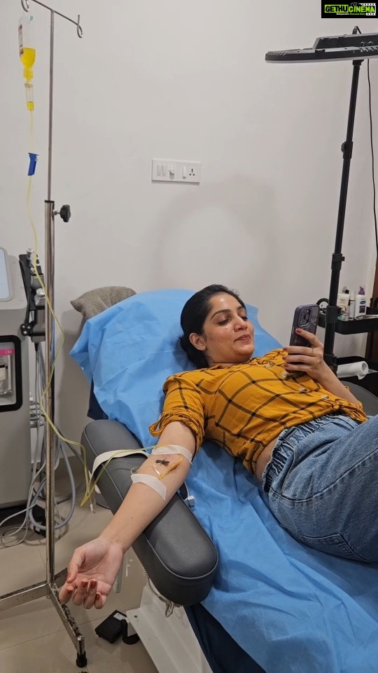 Arya Instagram - Glutathione IV - Glutathione is an anti-oxidant, naturally present in the body, that inhibits the production of melanin. As melanin is the substance responsible for pigmentation in the skin, glutathione can have a dramatic and positive effect on skin tone and colour. @arya.badai