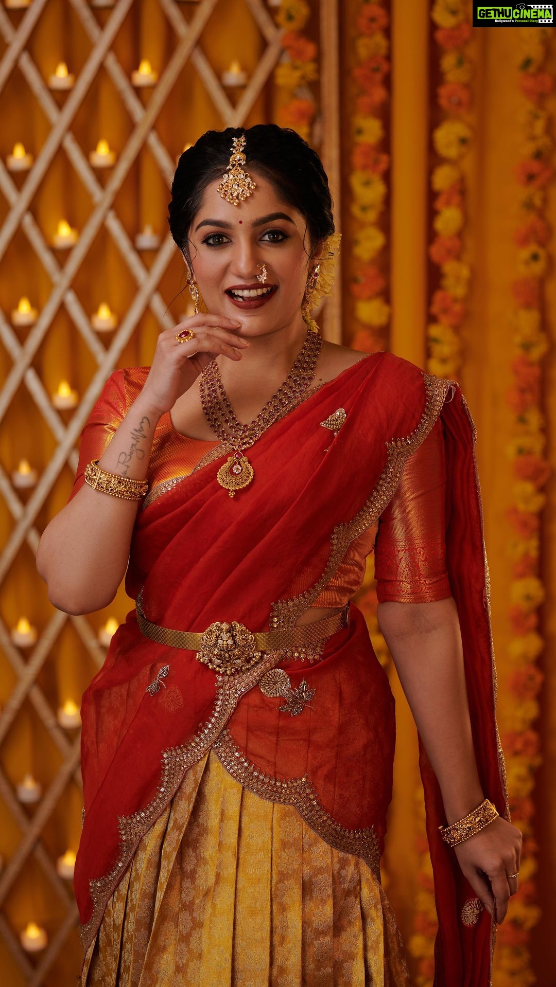 Arya Instagram - ๐ผ NAVRATRI 2023 ๐ผ NAVRATRI LOOK BOOK .. # 8 ๐ NEW PRODUCT DROP๐ Introducing our newest addition at kanchivaram.in โ Pure Kanchipuram Dhavani Sets! ๐ Your requests have been heard, and weโre thrilled to bring you these exquisite, traditional creations. Dive into the timeless elegance of Kanchipuram silk with our latest collection. Dhavani set @kanchivaram.in styling @sabarinathk_ MUA & Hair @sajithandsujith Videography and editing @plan.b.actions @jibinartist Jewelry @ttdevassy Art & Decor @silvester_attractte Studio @maxxocreative Videography asst by @dayonphotos #navratrispecial #navratri #navratri2023 #navratrireels #navratrioutfit #festivevibes #fashionreels #dressup #makeup #makeupreels #festivereel #navratricollection #festival #indianfestival #dance #garba #garbanight # aryabadai #fashionista #influencer #cochin #kerala