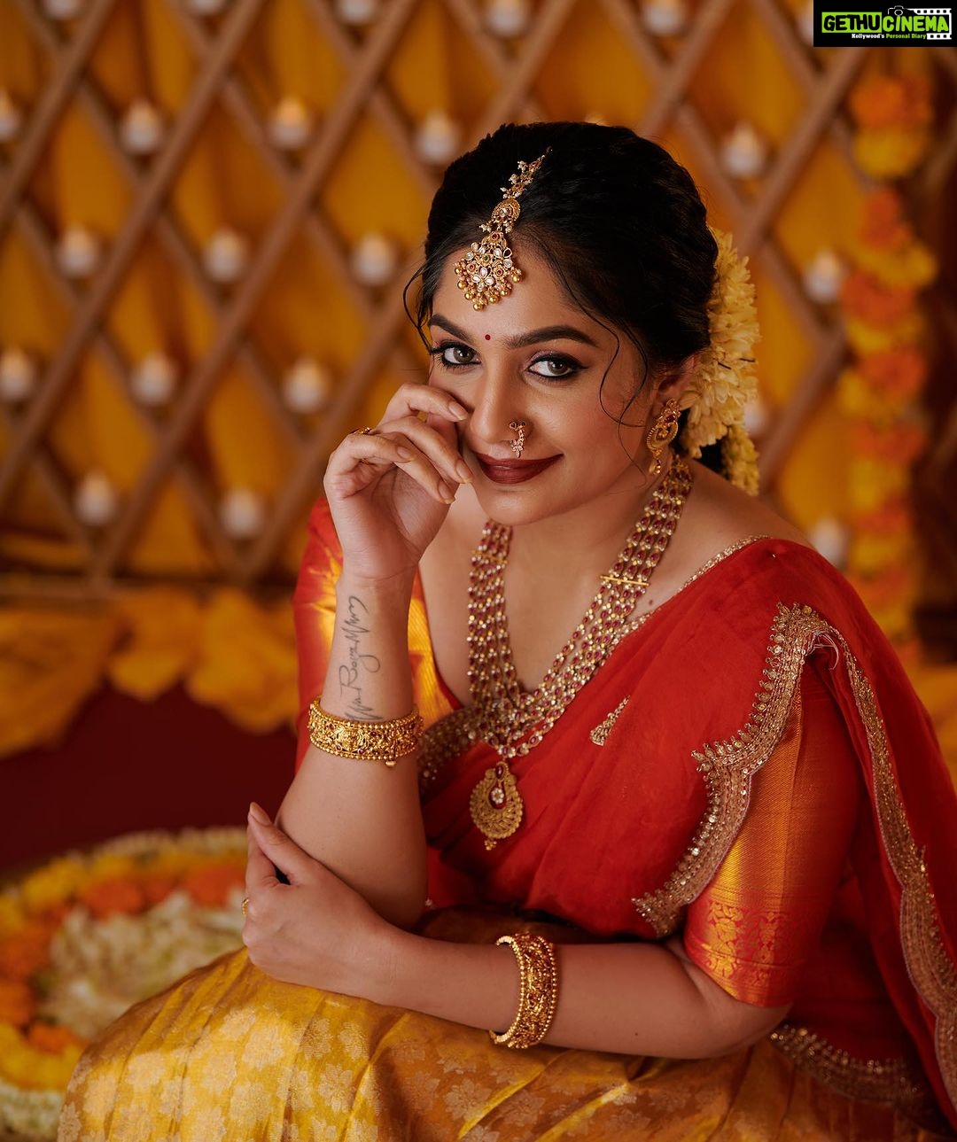 Arya Instagram - VIJAYADASHAMI 2023 🌟🌸 Dhavani @kanchivaram.in Mua @sajithandsujith Styling @sabarinathk_ Jewelry @ttdevassy Photography @plan.b.actions Art @silvester_attractte Studio @maxxocreative Photography asst @dayonphotos #festivewear #festiveseason #navratri #vijayadashami #2023 #dressup #makeup #tradition #ethnicwear #fashioninspo