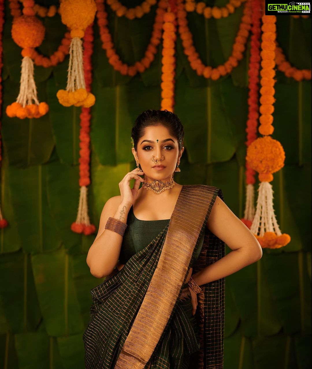 Arya Instagram - πΌ NAVRATRI 2023 πΌ NAVRATRI LOOK BOOK .. # 2 AKHAND JYOTHI π₯π» Costume & styling @sabarinathk_ Draped by @draping_damini MUA & Hair @shoshank_makeup Photography and editing @plan.b.actions @jibinartist Jewelry @goodwillcollectionskerala Art & Decor @silvester_attractte Studio @maxxocreative Photography asst by @dayonphotos #navratrispecial #navratri #navratri2023 #navratrireels #navratrioutfit #festivevibes #fashionreels #dressup #makeup #makeupreels #festivereel #navratricollection #festival #indianfestival #dance #garba #garbanight #aryabadai #fashionista #influencer #cochin #kerala