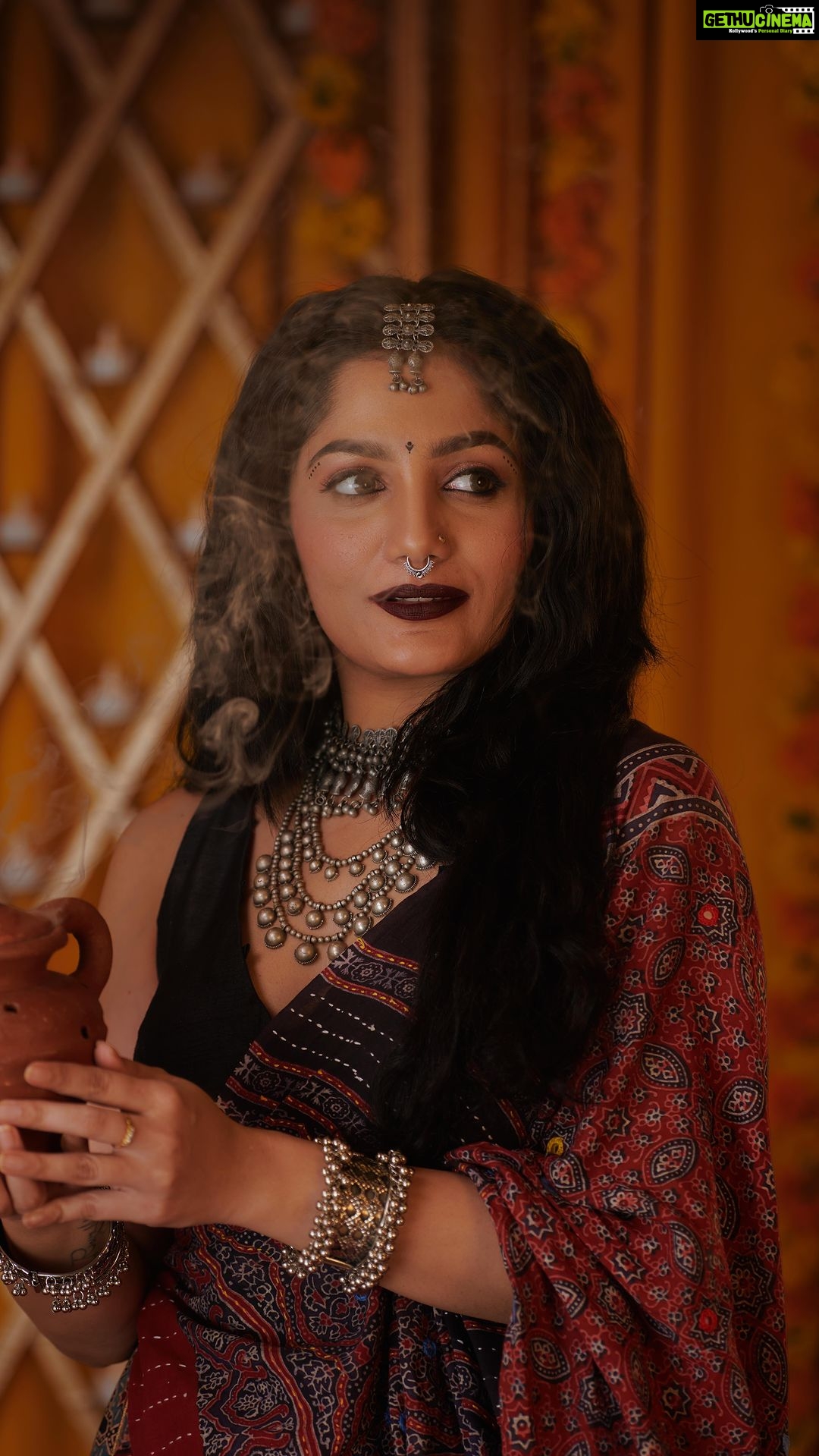 Arya Instagram - πΌ NAVRATRI 2023 πΌ NAVRATRI LOOK BOOK .. # 7 RAAT JAGESHWARI. ππ₯ Costume @byhand.in styling @sabarinathk_ MUA & Hair @sajithandsujith Videography and editing @plan.b.actions @jibinartist Jewelry @goodwillcollectionskerala Art & Decor @silvester_attractte Studio @maxxocreative Videography asst by @dayonphotos #navratrispecial #navratri #navratri2023 #navratrireels #navratrioutfit #festivevibes #fashionreels #dressup #makeup #makeupreels #festivereel #navratricollection #festival #indianfestival #dance #garba #garbanight #aryabadai #fashionista #influencer #cochin #kerala