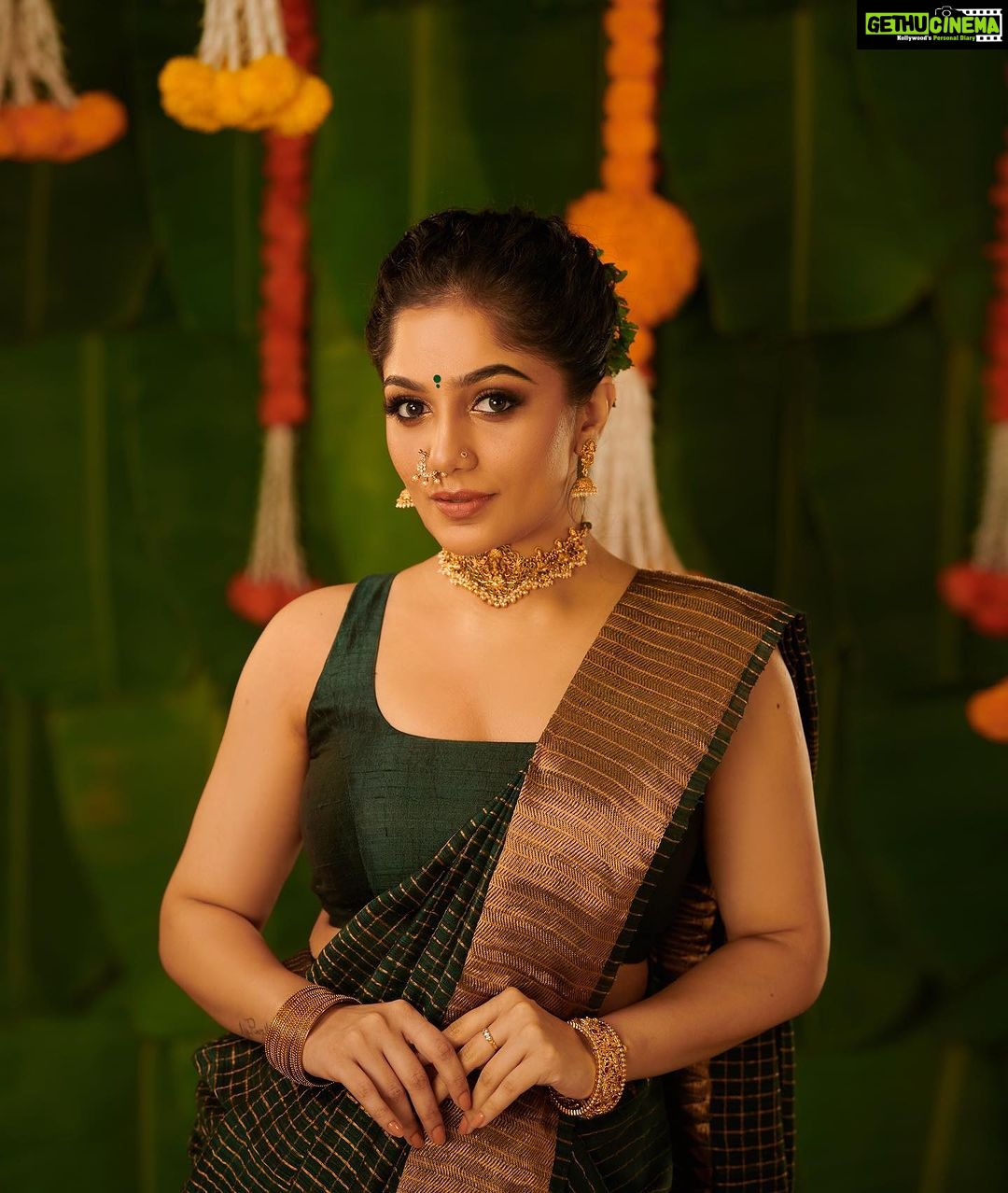 Arya Instagram - πΌ NAVRATRI 2023 πΌ NAVRATRI LOOK BOOK .. # 2 AKHAND JYOTHI π₯π» Costume & styling @sabarinathk_ Draped by @draping_damini MUA & Hair @shoshank_makeup Photography and editing @plan.b.actions @jibinartist Jewelry @goodwillcollectionskerala Art & Decor @silvester_attractte Studio @maxxocreative Photography asst by @dayonphotos #navratrispecial #navratri #navratri2023 #navratrireels #navratrioutfit #festivevibes #fashionreels #dressup #makeup #makeupreels #festivereel #navratricollection #festival #indianfestival #dance #garba #garbanight #aryabadai #fashionista #influencer #cochin #kerala