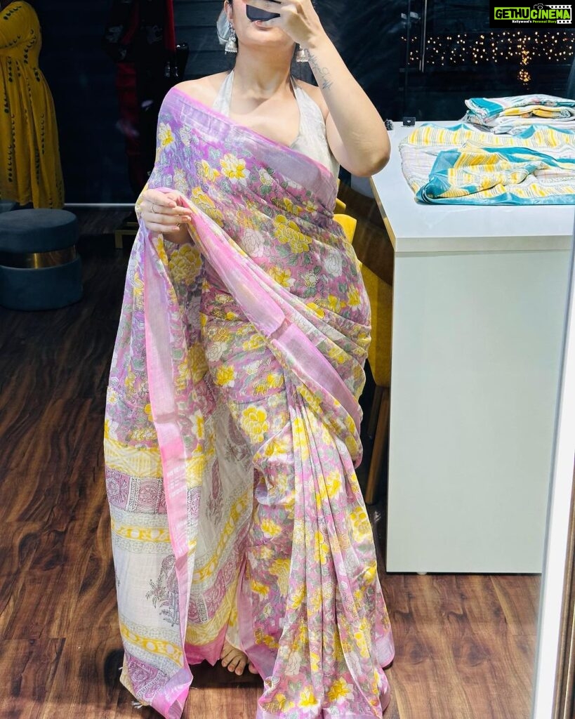 Arya Instagram - For the love of drapes … 😍 Saree @kanchivaram.in #sareecollection #sareeaddict #sixyardsofelegance #dressup #makeup #fashiongram Kochi, India