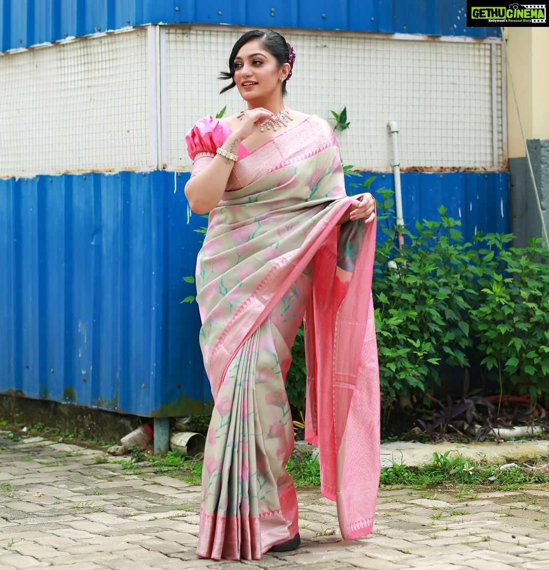 Arya Instagram - When you discover your self worth, you will lose interest in anyone who doesn’t see it … 😇 SAREE @kanchivaram.in MUA @shoshank_makeup Styling @sabarinathk_ Pc @pranavraaaj #makeup #dressup #saree #sareelovers #traditions #drape #work #lovemyjob