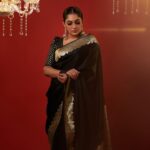Arya Instagram - NAVRATRI LOOK BOOK .. # 3 VIGHN NASHAK🔥🖤 Saree @kanchivaram.in styling @sabarinathk_ Draped by @draping_damini MUA & Hair @shoshank_makeup Videography and editing @plan.b.actions @jibinartist Jewelry @goodwillcollectionskerala Art & Decor @silvester_attractte Studio @maxxocreative Videography asst by @dayonphotos #navratrispecial #navratri #navratri2023 #navratrireels #navratrioutfit #festivevibes #fashionreels #dressup #makeup #makeupreels #festivereel #navratricollection #festival #indianfestival #dance #garba #garbanight #aryabadai #fashionista #influencer #cochin #kerala