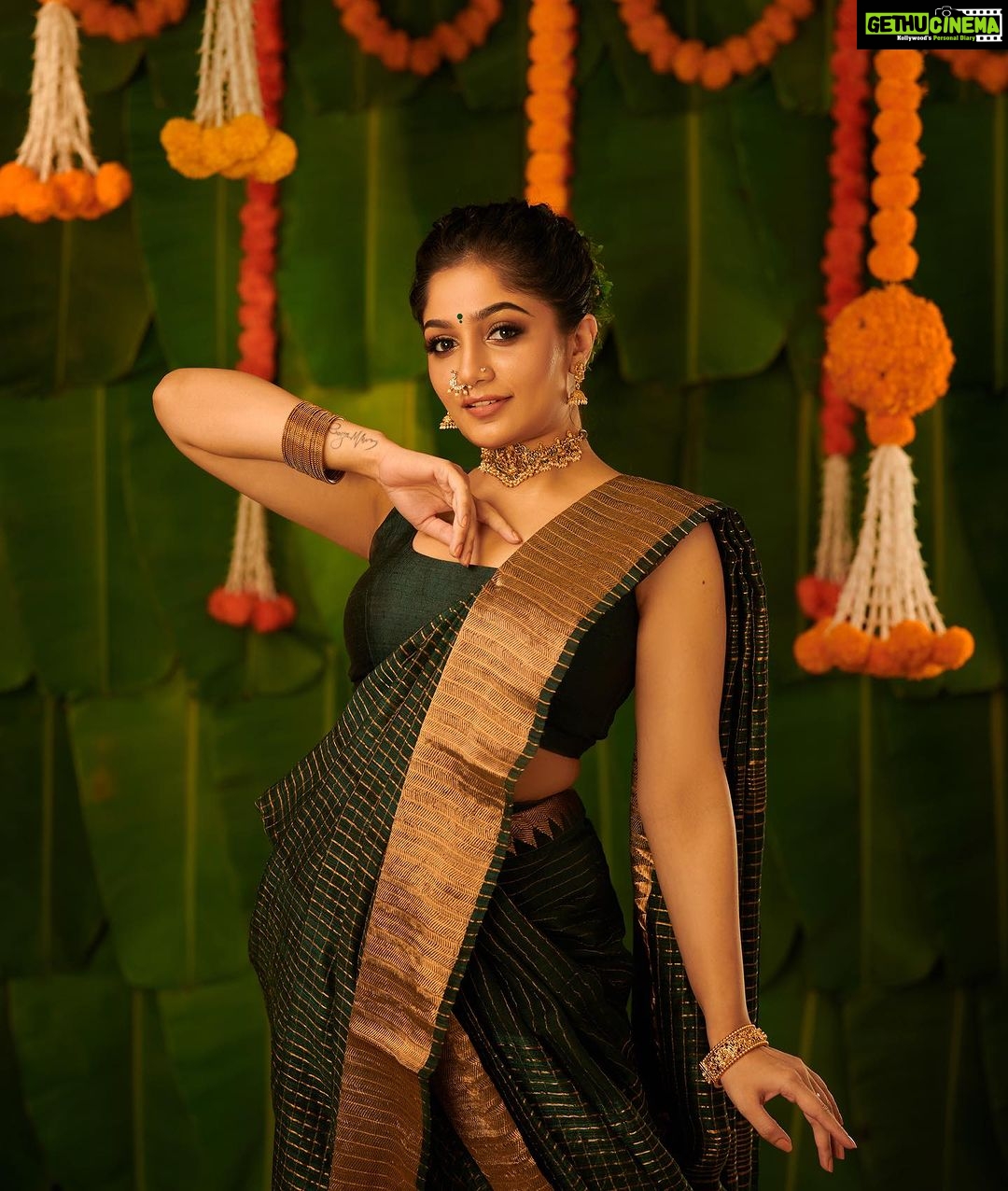Arya Instagram - πΌ NAVRATRI 2023 πΌ NAVRATRI LOOK BOOK .. # 2 AKHAND JYOTHI π₯π» Costume & styling @sabarinathk_ Draped by @draping_damini MUA & Hair @shoshank_makeup Photography and editing @plan.b.actions @jibinartist Jewelry @goodwillcollectionskerala Art & Decor @silvester_attractte Studio @maxxocreative Photography asst by @dayonphotos #navratrispecial #navratri #navratri2023 #navratrireels #navratrioutfit #festivevibes #fashionreels #dressup #makeup #makeupreels #festivereel #navratricollection #festival #indianfestival #dance #garba #garbanight #aryabadai #fashionista #influencer #cochin #kerala