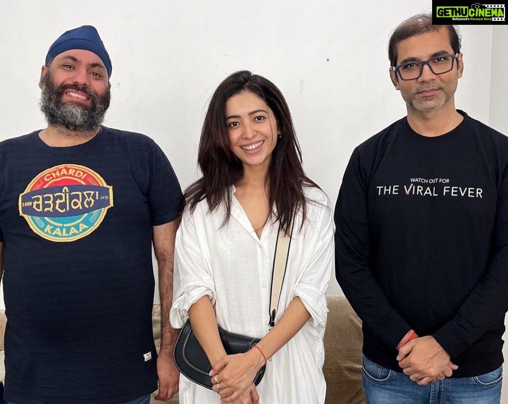 Asha Negi Instagram - Super excited for this collaboration with @theviralfever Thankyou @arunabhkumar for such a heartwarming welcome to the TVF family!🙏🏼 @shivanibengani I know how much we wanted this to happen, here is our first and many more to come!♥️ @navjotgulati Sir, the journey has just started and it looks so much fun already! And my beautiful team of fellow actors and crew, I’m so looking forward to learn and grow with you all!🫶 Let’s do this!🤍 @girish_jotwani @shreemiverma @abhishekkdixitt @arunabhkumar @shreyansh.pandey @koshyvijay @whogaganarora @ankitagoraya @lakshyakochhar @jitendra.rajputsingh @chunkypanday @sidmishra07 @samarthshandilya @castingvivek24 @purplepieee