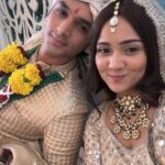 Ashi Singh Instagram - And the journey ends here…… Or rather a beginning of another beautiful one !!!! This journey was full of challenges, emotions, actions, love, appreciation and loads of learning. I can’t express my Gratitude towards MEET in words…… it’s beyond explanation. Thanks to my audience for the love and support, Thanks @zeetv and @shashisumeetproductions for this wonderful opportunity 🙏🏻 can’t be thank full enough for this amazing show. My love for Meet will stay INTACT……. Meet was an another OMEGA to my life….