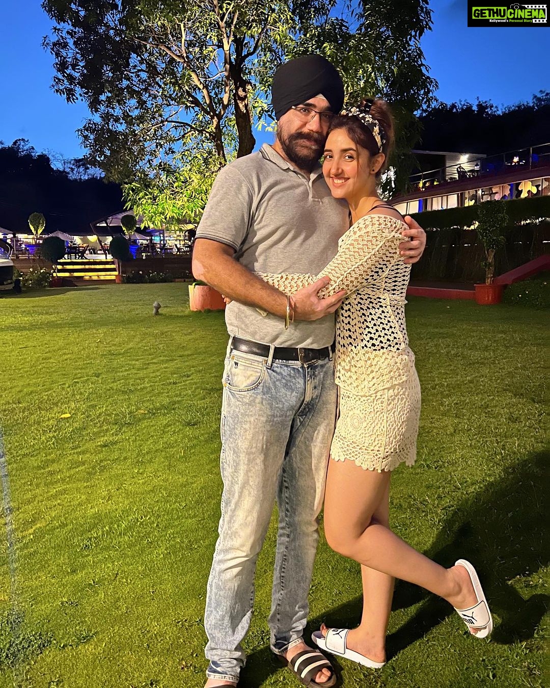 Ashnoor Kaur Instagram - Happiest birthday Pa!!!🤍 From being my adventure partner (swipe till the end) to my emotions advisor, you do it all with so much ease…! You da coolest✨ CuChAs lovesssss you!!! Muahh @gurmeetsingh0911