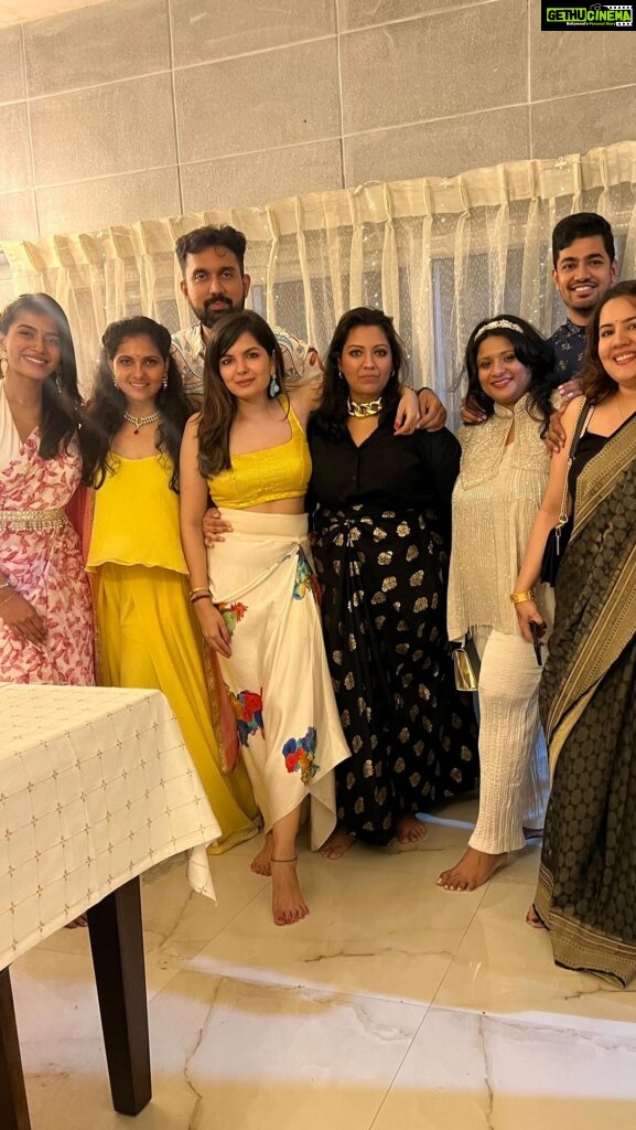 Ashwathy Warrier Instagram - Ready. Steady. Mohan Lal. The Diwali party that turned out to be full of exotic moves & grooves with my girls 😂💥 What dedication, pah! @vinsu.sam @ash_warrier @prajanyaanand @chaviibhartia @ektameinanekta 📽️ @thestoryteller_india