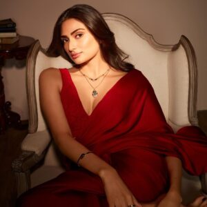 Athiya Shetty Instagram - Celebrating love on my first Karwachauth with this beautiful & timeless @bulgari Mangalsutra. ♥️
#HappyKarwaChauth #Bulgari #BulgariMangalsutra #BulgariJewelry #Bzero1 #Collab