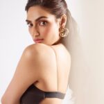 Athiya Shetty Instagram – @shivanandnarresh x @birkenstockin x @lakmefashionwk 🐚🤎🌴