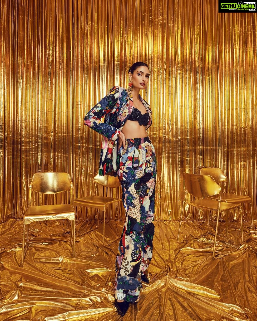 Athiya Shetty Instagram - Last night in @akok.in for the amazing @jioworldplaza ♥️