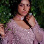 Athmiya Instagram - 💜 📸 @shajeel_kabeer 🎨 @vivekrb_ Costume n styling @zohibzayi Hair n makeup @glam__station_ Location @nadhiyoram Nadhiyoram River Retreat