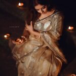 Athmiya Instagram - 🪔 Photography @shajeel_kabeer 🎨 - @vivekrb_ Costume @zayi_design_vague Styling @zohibzayi Make up @glam__station_ Jewelry @nakashibridal Location @nadiyoram Thanks to @ameerkbasheer @nichukka123