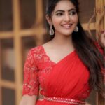 Athulya Ravi Instagram – Happy diwali to all my sweethearts 🪔❤️ என்றென்றும் உங்கள் இல்லங்களிலும் உள்ளங்களிலும் மகிழ்ச்சி பொங்க இனிய தீபாவளி நல்வாழ்த்துக்கள் 🪔 #happydiwali #diwali #prosperity #happiness #goodhealth #positivity #godbless #diwalivibes✨ 
👗 @issadesignerstudio 
@manogna_gollapudi 
📸 @camerasenthil 
@arupre_makeup_artist