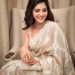 Athulya Ravi Instagram – Unleashing the inner sparkle ✨ #sparkle #innersparkle #lifegoals #everydayisagift ! 
Jwelry @kalyanjewellers_official 
Saree @shavetaandanuj 
M&H @mua_vijisharath 
Styling @manogna_gollapudi 
Assistant @sunandini_vijjagiri