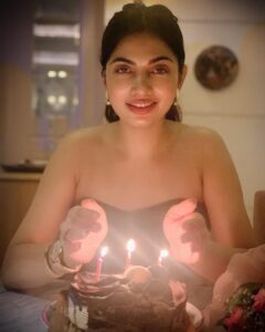 Avani Modi Instagram - A year wiser, nicer, happier and stronger me. Thank you all my family, friends and well wishes for making my birthday special. 
I am grateful to God for this beautiful gift called #life. 

#loveyou #mybirthday #happyme #gratitude