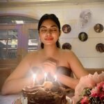 Avani Modi Instagram - A year wiser, nicer, happier and stronger me. Thank you all my family, friends and well wishes for making my birthday special. I am grateful to God for this beautiful gift called #life. #loveyou #mybirthday #happyme #gratitude