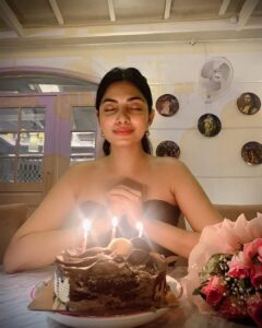 Avani Modi Instagram - A year wiser, nicer, happier and stronger me. Thank you all my family, friends and well wishes for making my birthday special. 
I am grateful to God for this beautiful gift called #life. 

#loveyou #mybirthday #happyme #gratitude