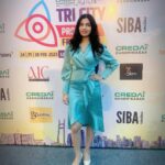 Avani Modi Instagram - Happy and honoured to have received #SIBA award organised by @brandfluenzers and @credaigandhinagar at @gift_city_gandhinagar today. Dress: @sheclosetbhopal Thank you ❤️ Green City - Gandhinagar
