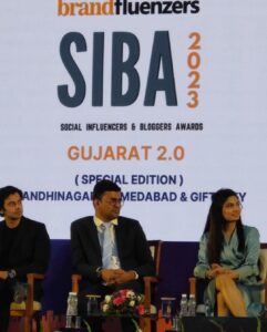 Avani Modi Instagram - Happy and honoured to have received #SIBA award organised by @brandfluenzers and @credaigandhinagar at @gift_city_gandhinagar today. 

Dress: @sheclosetbhopal 

Thank you ❤️