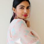 Avani Modi Instagram - Think Pink…..with a pinch of sunshine…! @avanimodiofficial Photo: @abstractguy12 @visuallyesthetic MUAH: @makeoverbypanisha Styled by: @stzy.in #winter #photooftheday #photography #actor #model #life #love #beauty #instagood #instadaily #style