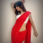 Avani Modi Instagram - Life is short……let my PALLU be loooong…!! #avanimodi #saree #photoshoot #life #love #peace #newlook