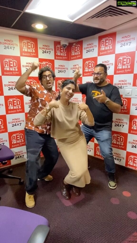 Avani Modi Instagram - Beauty with 🧠@avanimodiofficial rocked the floor at Red FM Bengaluru with @tuhinanshu & @vikramkochhar during the promotions of #ModiJiKiBeti #AvaniModi #VikramKochchar #RJTuhin #RedFMBengaluru Bangalore, India