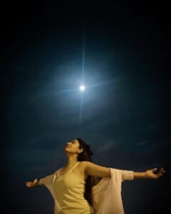 Avani Modi Instagram - Love myself to the moon and back….! 

 #photography 
#moon #night #love #life #instagood