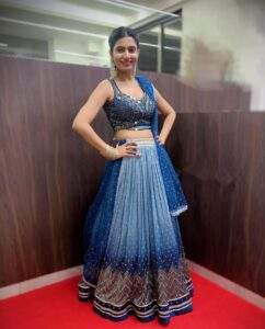 Avani Modi Instagram - All that shine glitter and Glow ✨💫

Designer - @rashmi_aaryaa
Stylist -1213_Zeba @1213_zeba